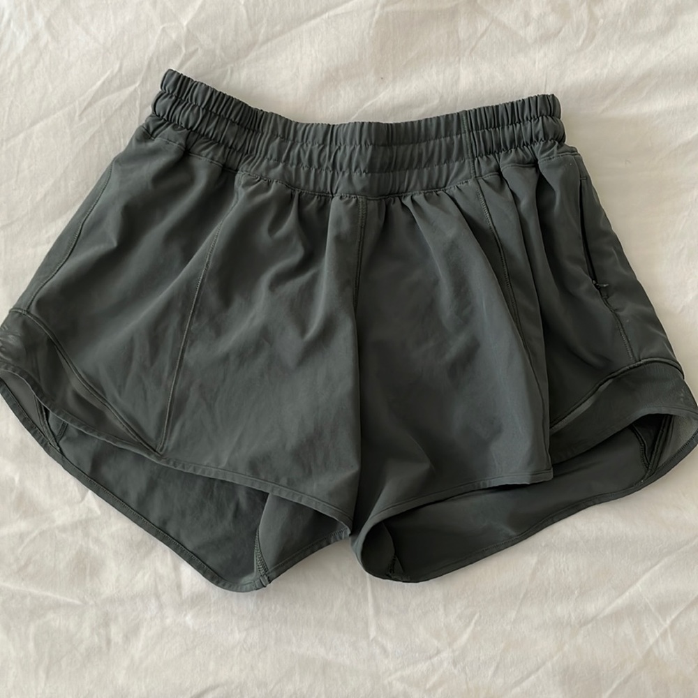 Lululemon shorts with pockets
